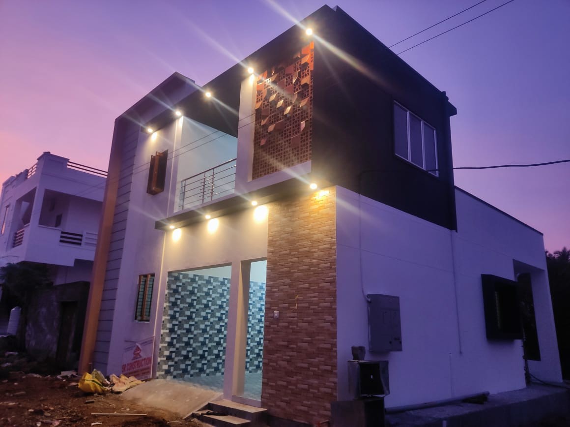 Modern Duplex with Terracotta Jaali Screen